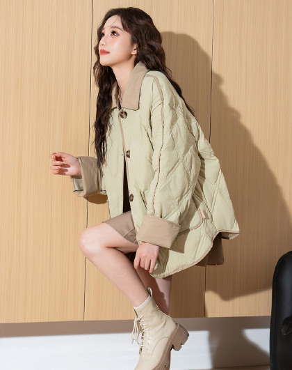 2024冬季女翻领撞色拼接羽绒服休闲减龄高级感百搭韩版时尚