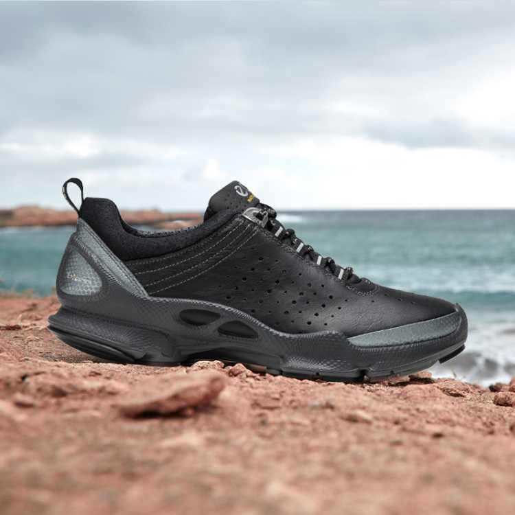 ECCO 透气运动跑步鞋女健步鞋BIOM健步C091503