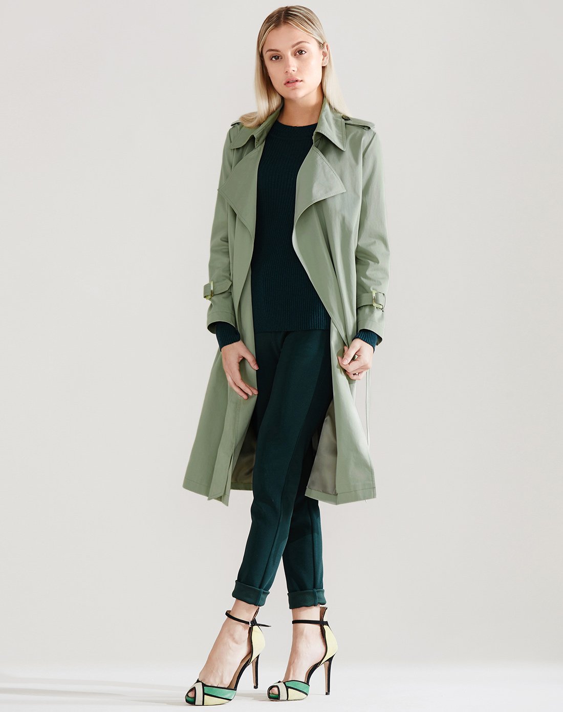 舒朗 气质双排扣肩章棉质风衣