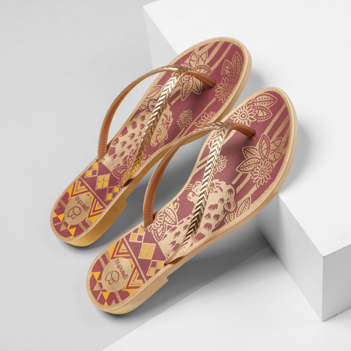 grendha葛莲妲女士拖鞋非洲迷情简约时尚潮拖人字拖【偏小一码】