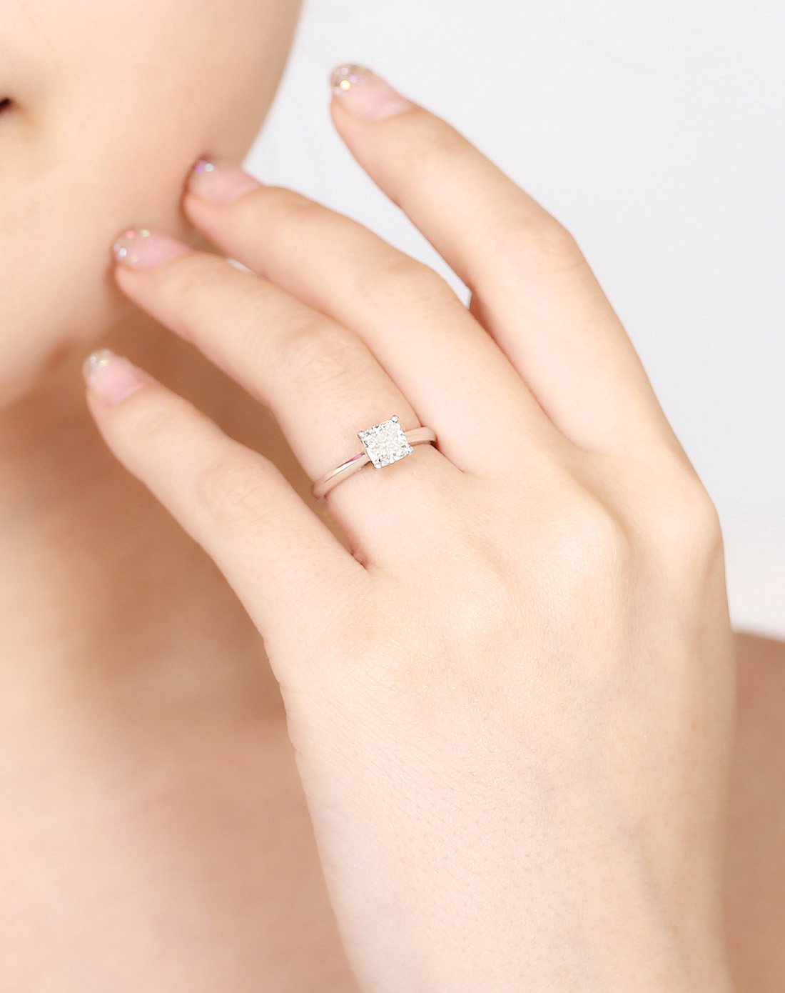 古莉 白18k金枕形单钻克拉求婚结婚钻石戒指