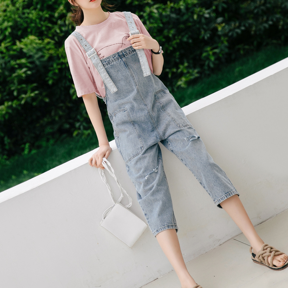 连体韩版阔腿破洞学生减龄背带裤女可爱宽松九分裤