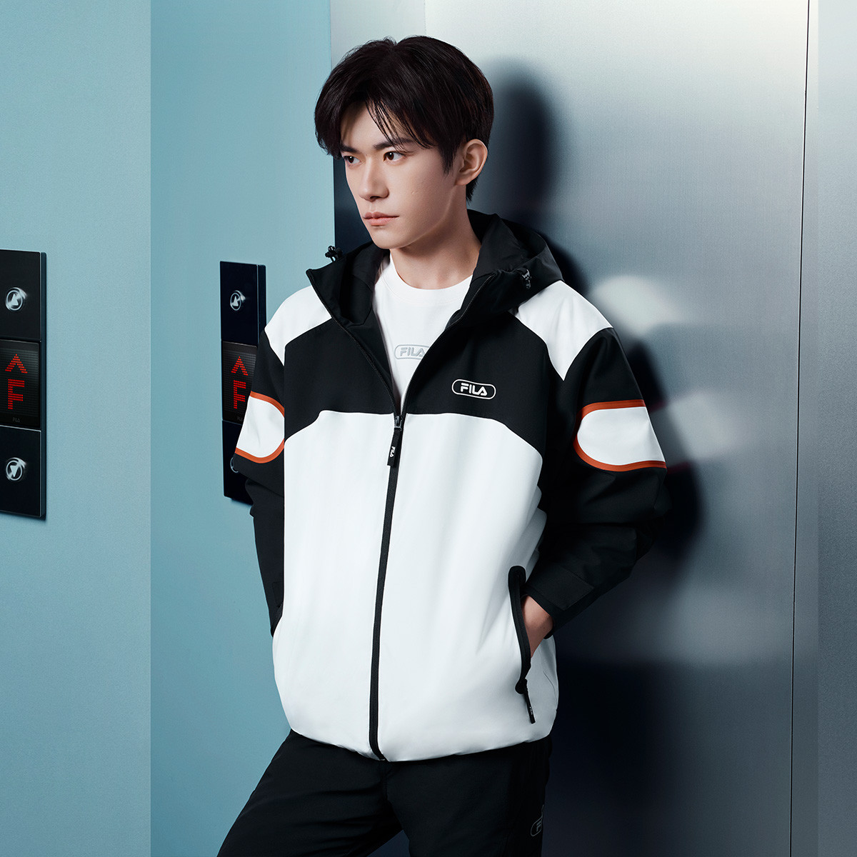 FILA 【易烊千玺同款】男装运动外套男士防泼水时尚休闲连帽梭织上衣