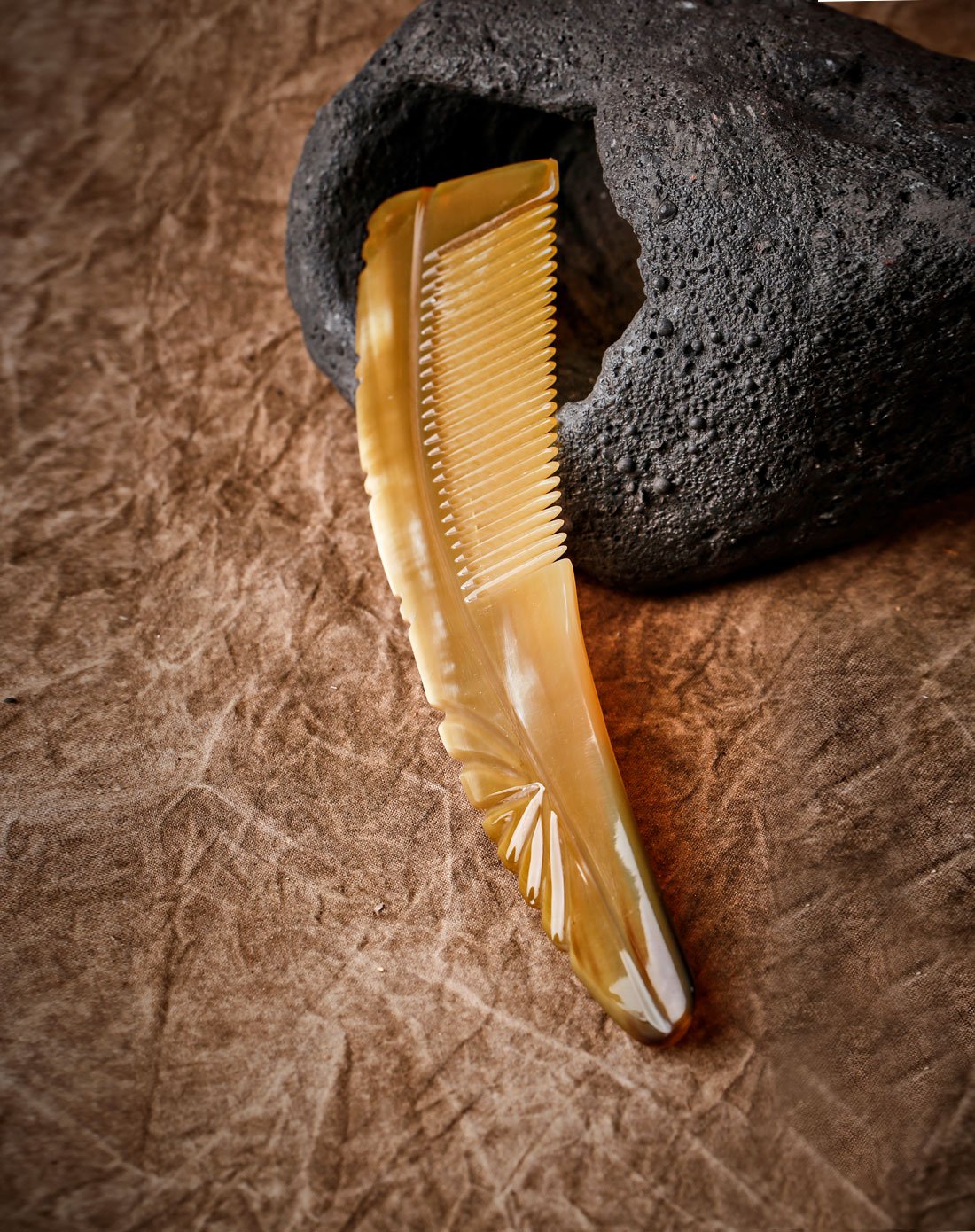 越南.河内匠人纯手工雕刻大牛角梳【莲】