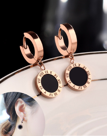 芭莎欧美大牌罗马文耳环女潮流耳钉时尚耳圈ins网红耳扣耳饰