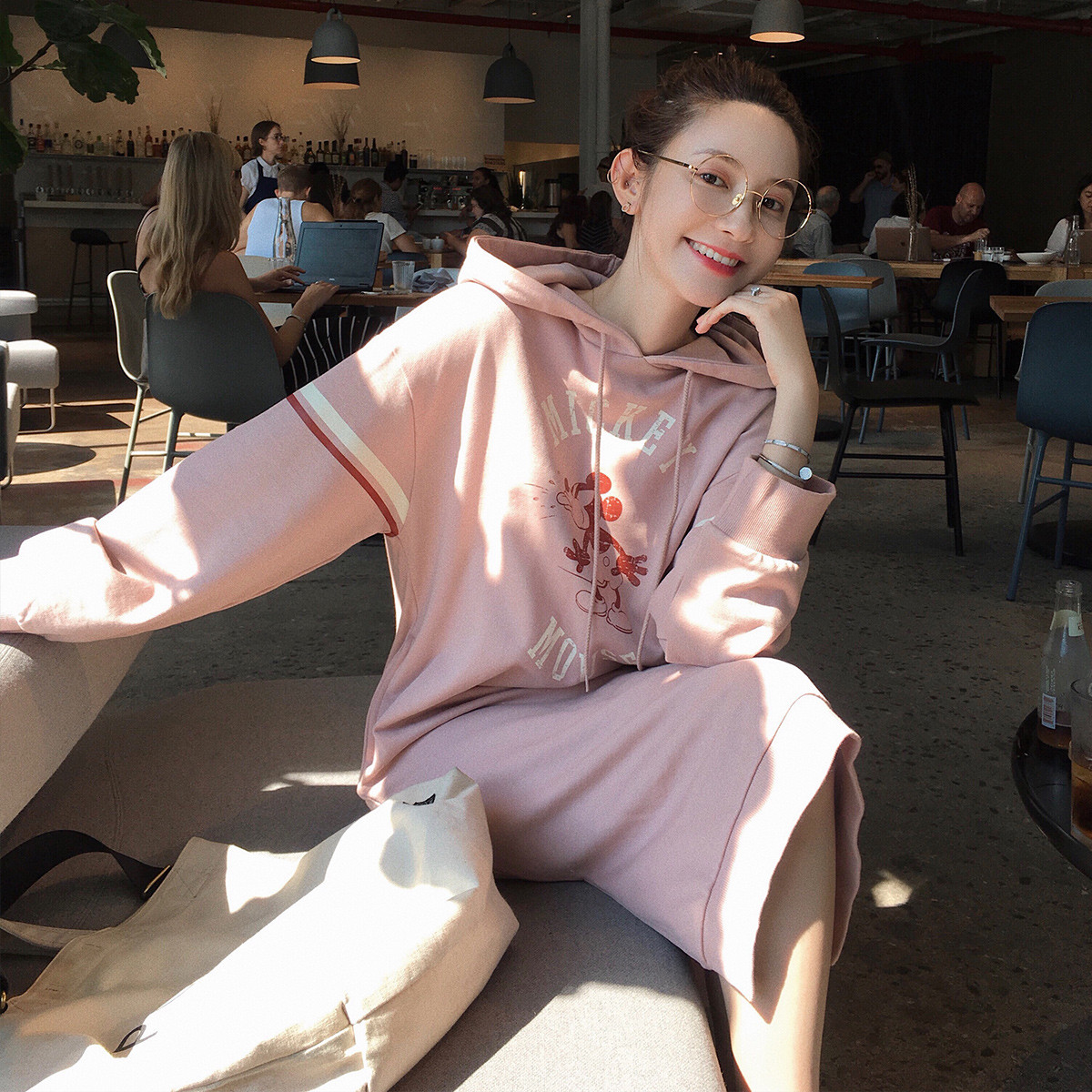 张大奕米奇印花卫衣连衣裙秋季新款长卫衣街头运动休闲宽松t恤裙