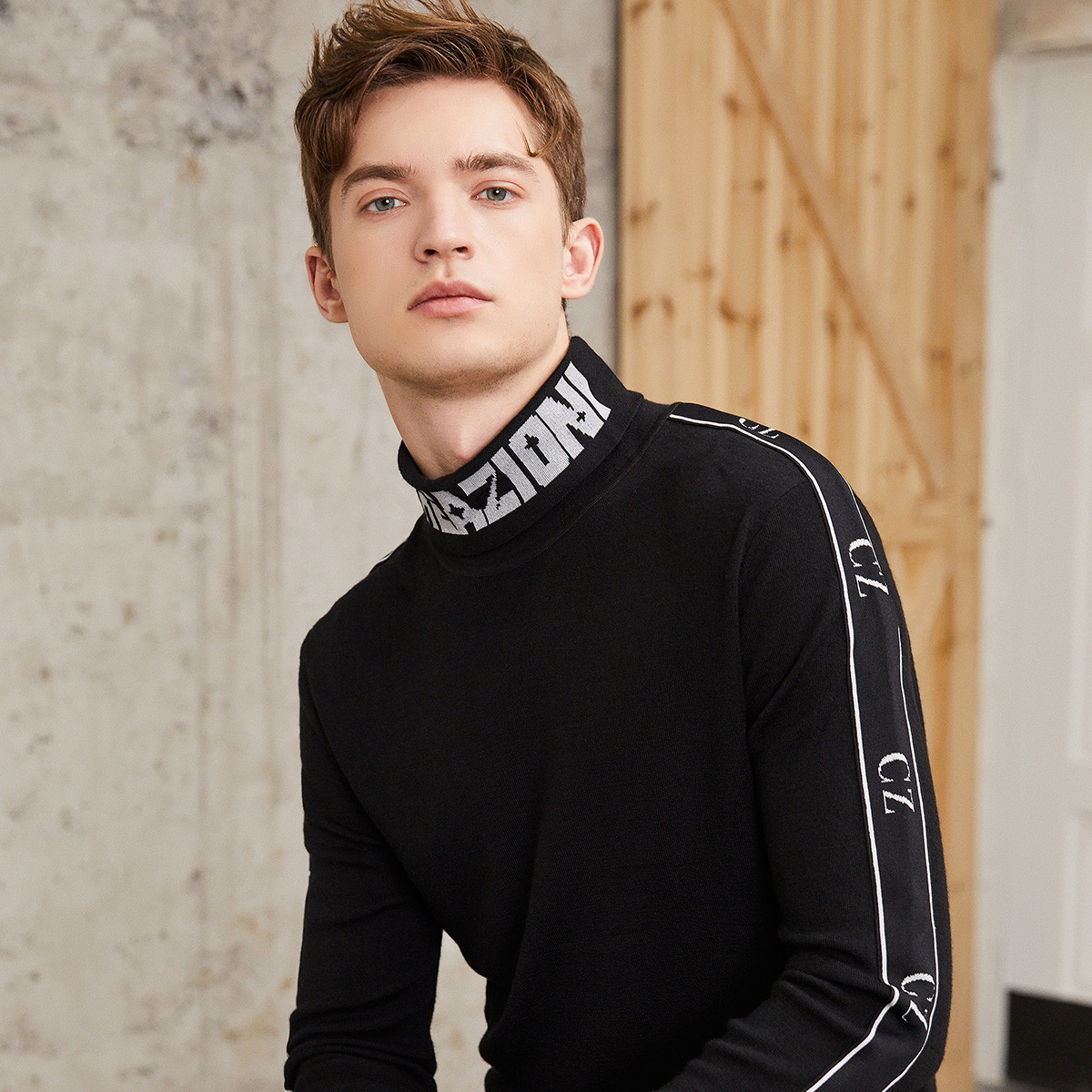 克莱切尼男士羊毛衫侧边logo字母织带简约时尚男士高领羊毛衫