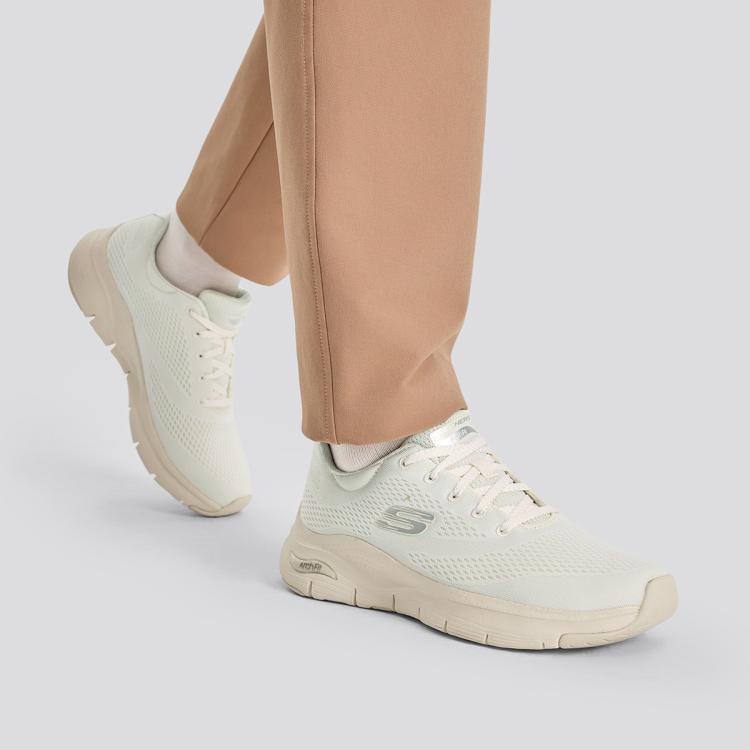 斯凯奇 【足弓支撑科技】高回弹女鞋运动鞋跑步鞋健步鞋女缓震春夏