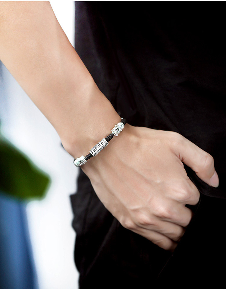 纯银貔貅手链男生潮款转运珠手绳简单大方本命年红绳情人节礼物