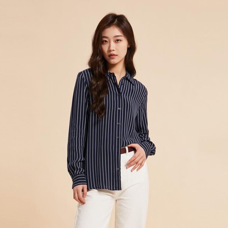 Tommy Hilfiger 女休闲缆绳条纹柔软爽滑合身长袖衬衫外套38010 In Black