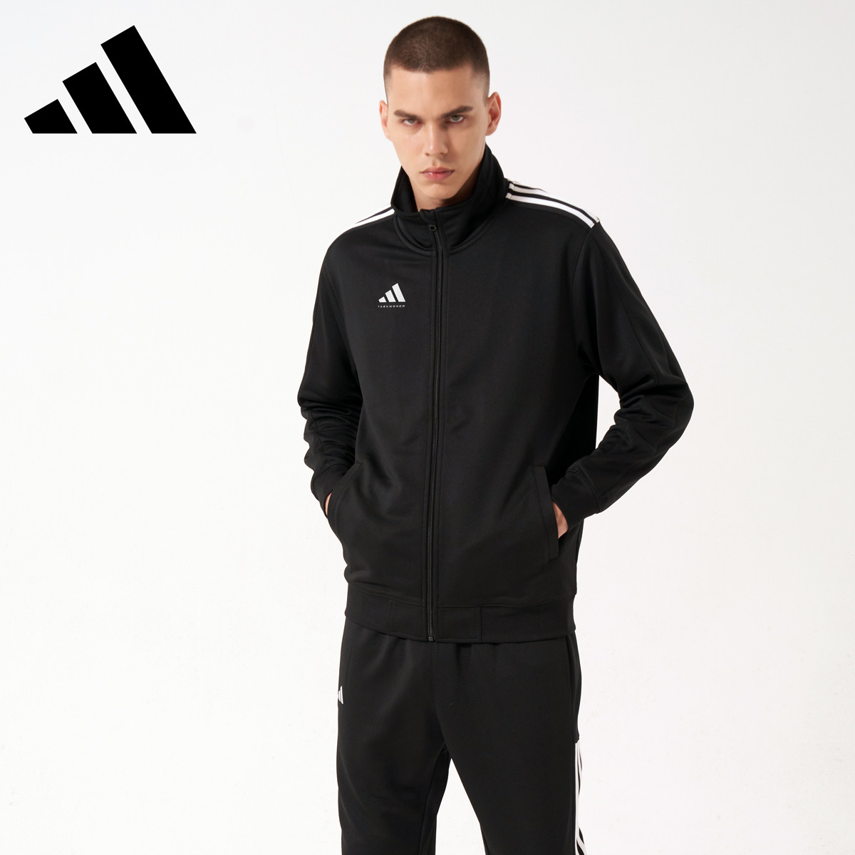 adidas 青少年外套男春秋户外防风保暖运动夹克经典三条纹针织立领情侣款