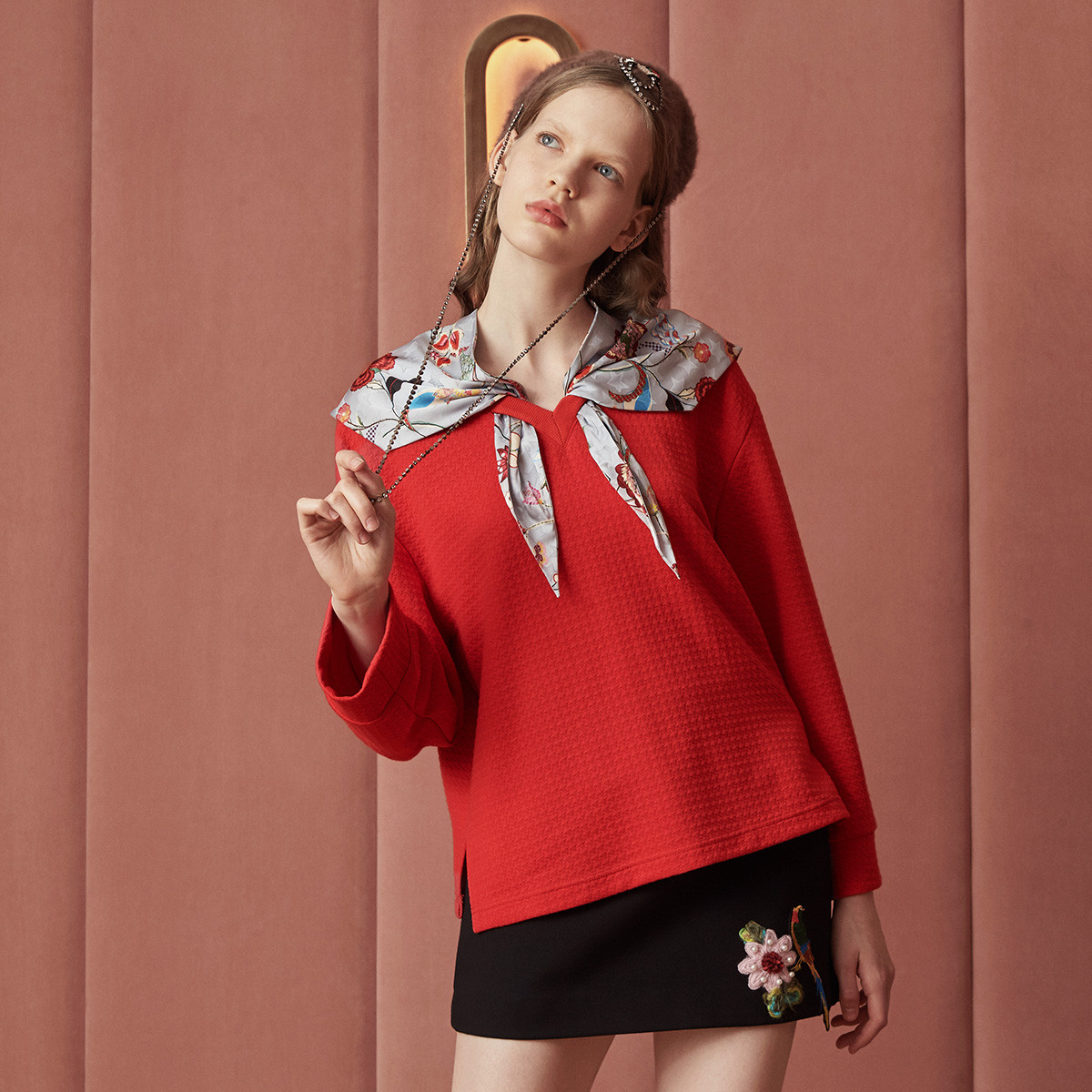 米可芭纳韩版时尚v领宽松系带丝巾卫衣女2019年秋冬新款