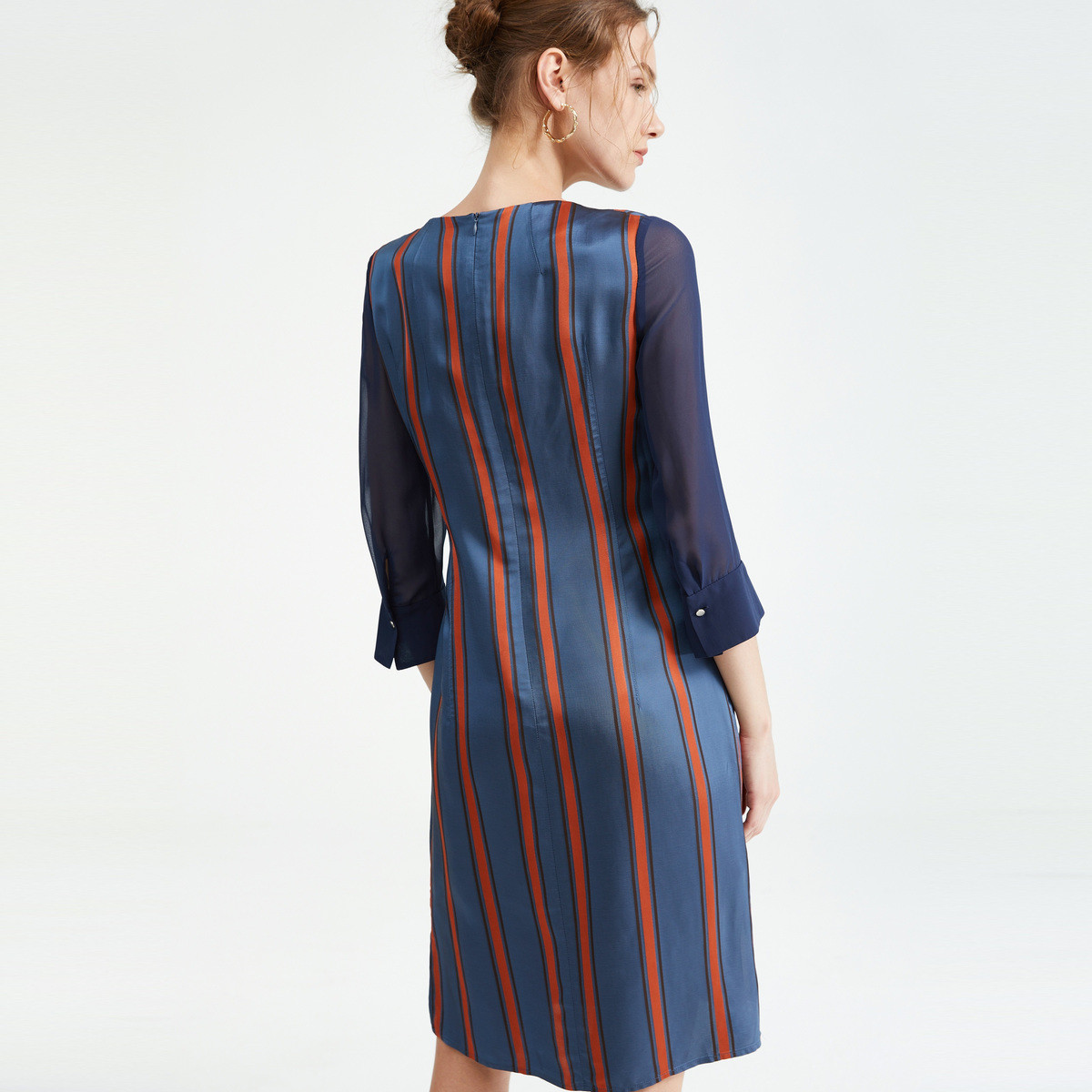 朗姿lancy 高端线俪雅2019秋季条纹侧开叉舒适连衣裙 蓝色 s