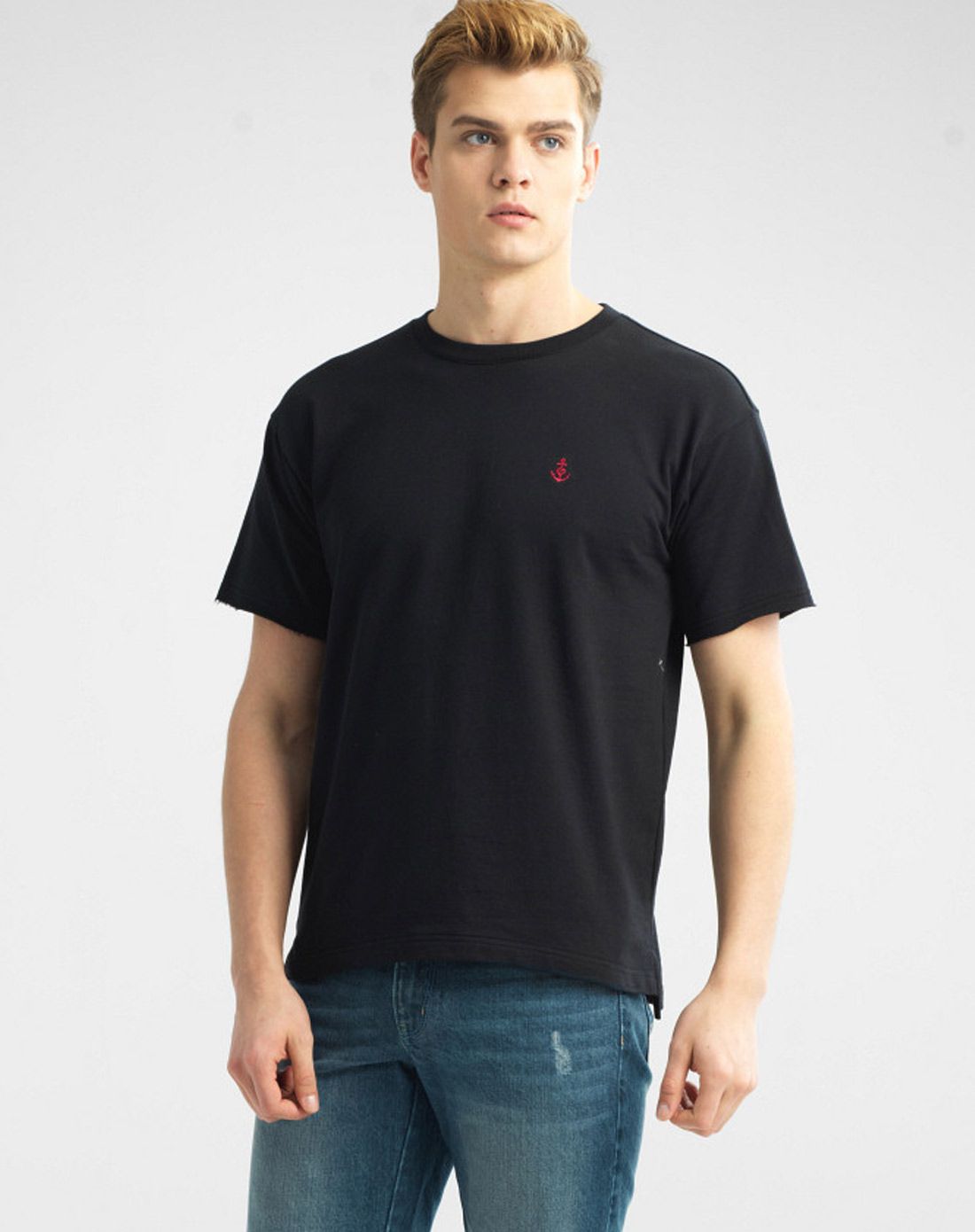 佐丹奴giordano男装专场 标志黑色 海军风船锚图案刺绣纯棉修身短袖