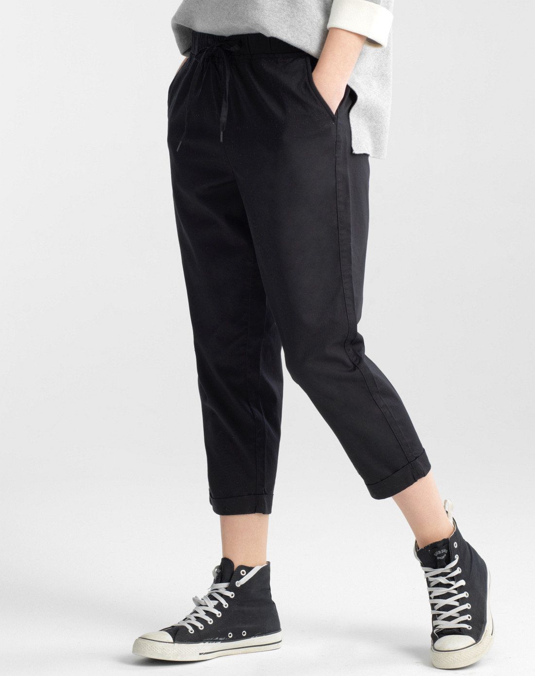 标志黑色 简约素色纯棉抽绳腰头反脚九分休闲裤