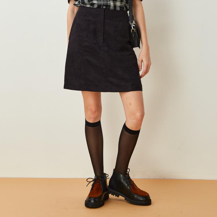 Moussy 春夏新品短款全腿内衬直筒麂皮半身裙010ea730-5530 In Black