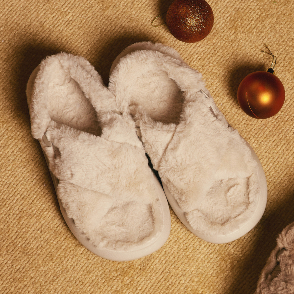 ƷֱӪ˶ëЬSandal Fluffy 1139Ԫ