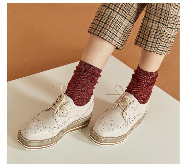 百丽2018秋季新款油皮牛皮革雕花布洛克厚底松糕鞋女单鞋黑色