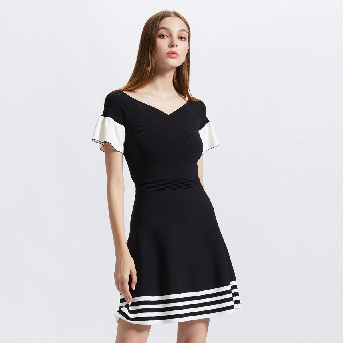 five plus女装特卖专场 five plus2018新款女秋装v领毛织连衣裙高腰