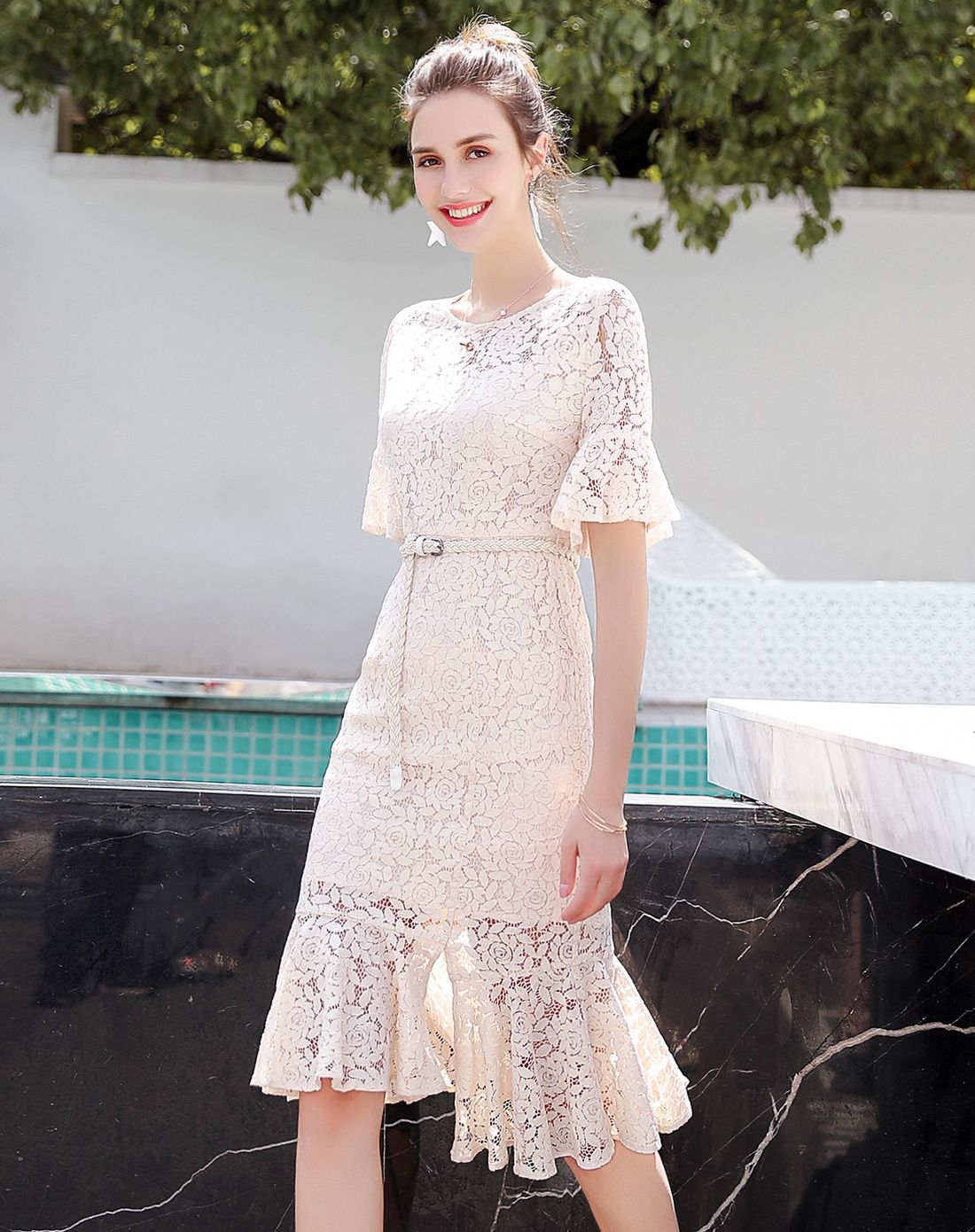 1件5折 夏钜惠 菲阁女装专场 菲阁夏装新款喇叭袖复古裙子圆领镂空