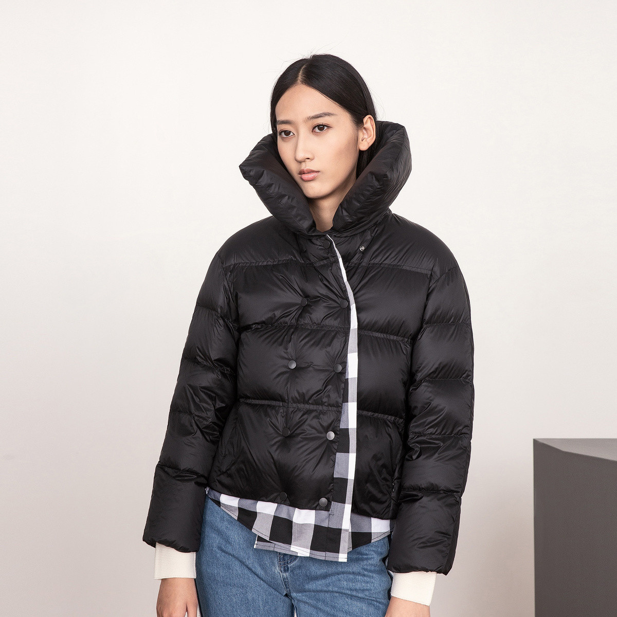 播 大翻领短羽绒服