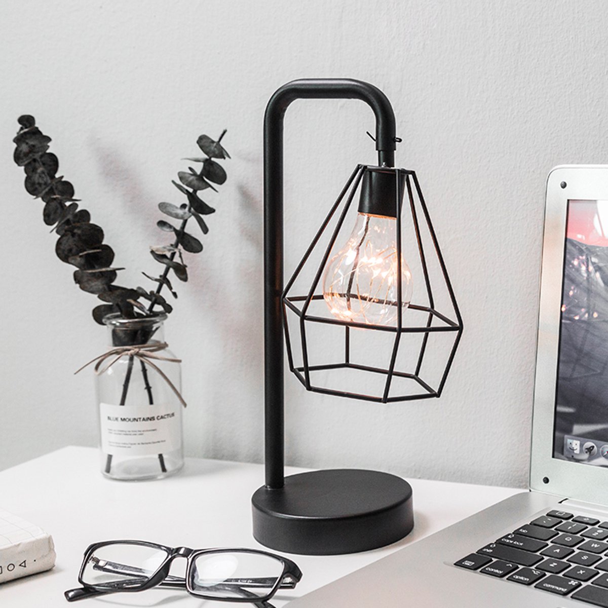 现代简约床头柜软装饰品摆件卧室小摆设家居房间客厅个性书桌台灯