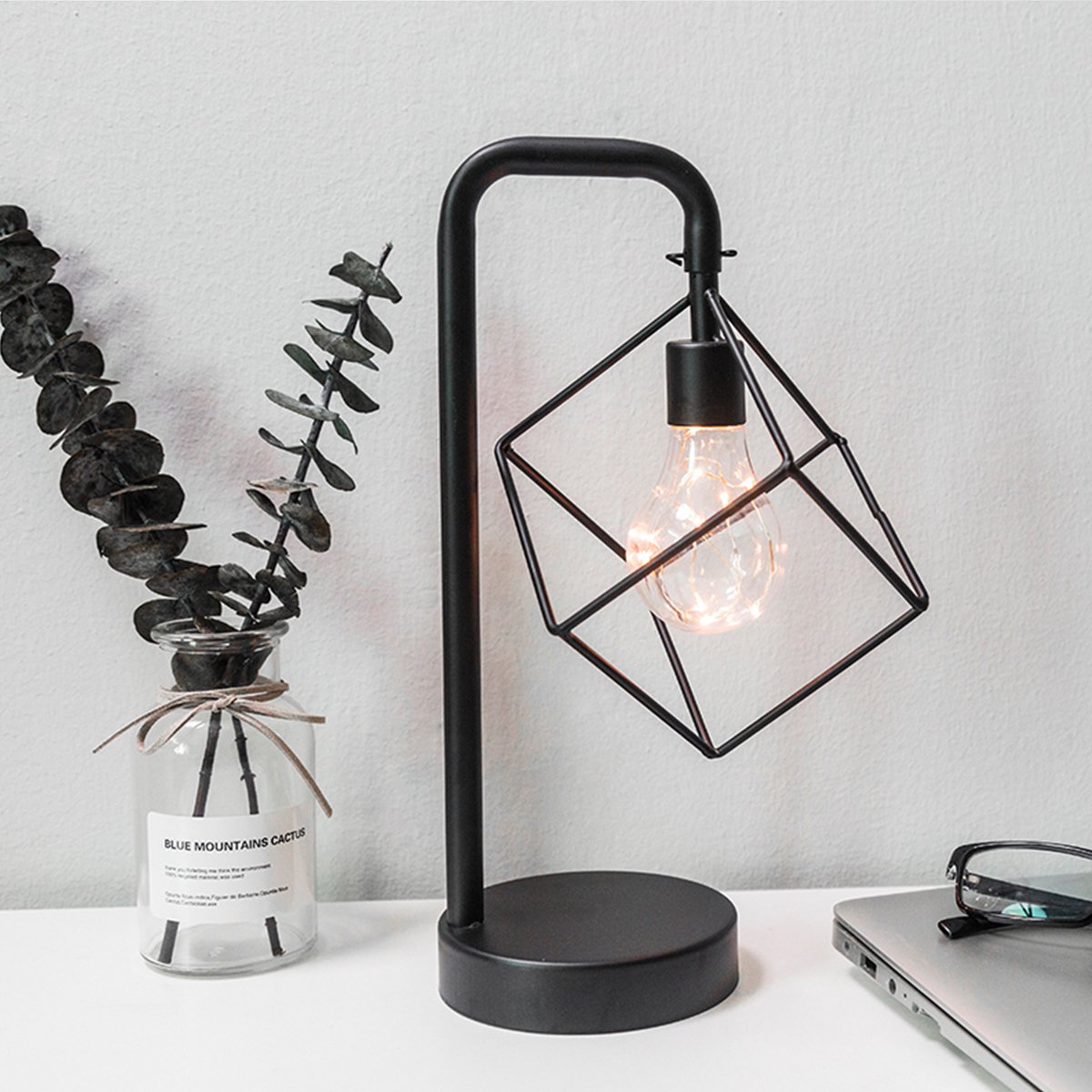 现代简约床头柜软装饰品摆件卧室小摆设家居房间客厅个性书桌台灯