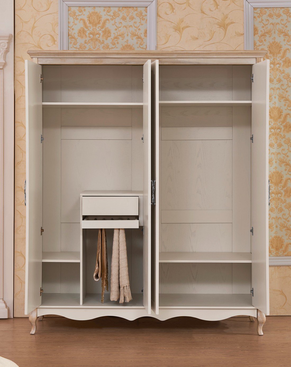 > 进口白蜡木北欧风情简约四门大衣柜