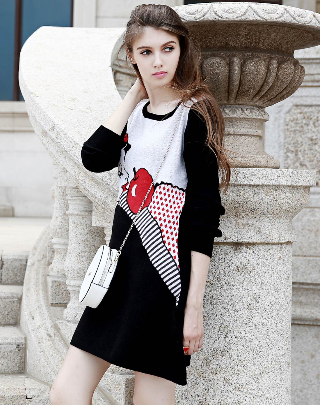 尼班诗nibbuns女装专场 > 黑色长袖卡通图案撞色连衣裙