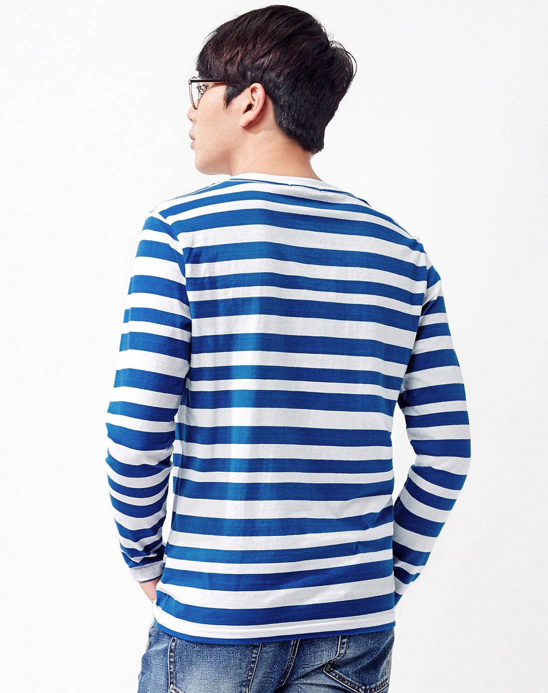 男款海军蓝长袖不规则条纹拼口袋t恤