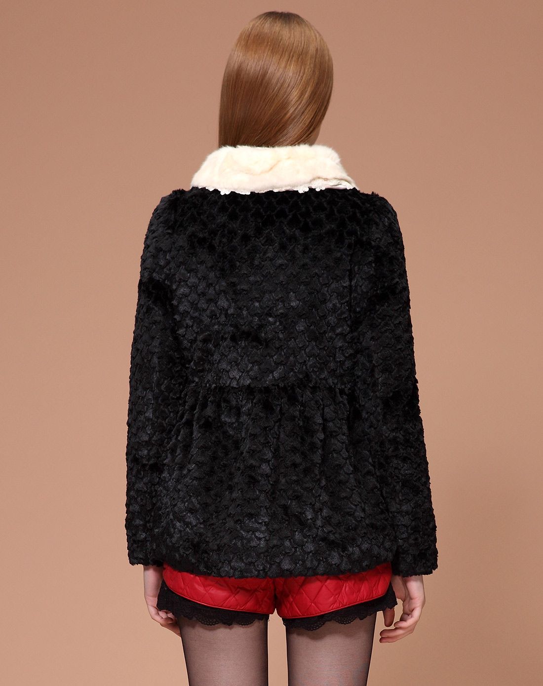 海贝黑色柔暖毛绒保暖外套