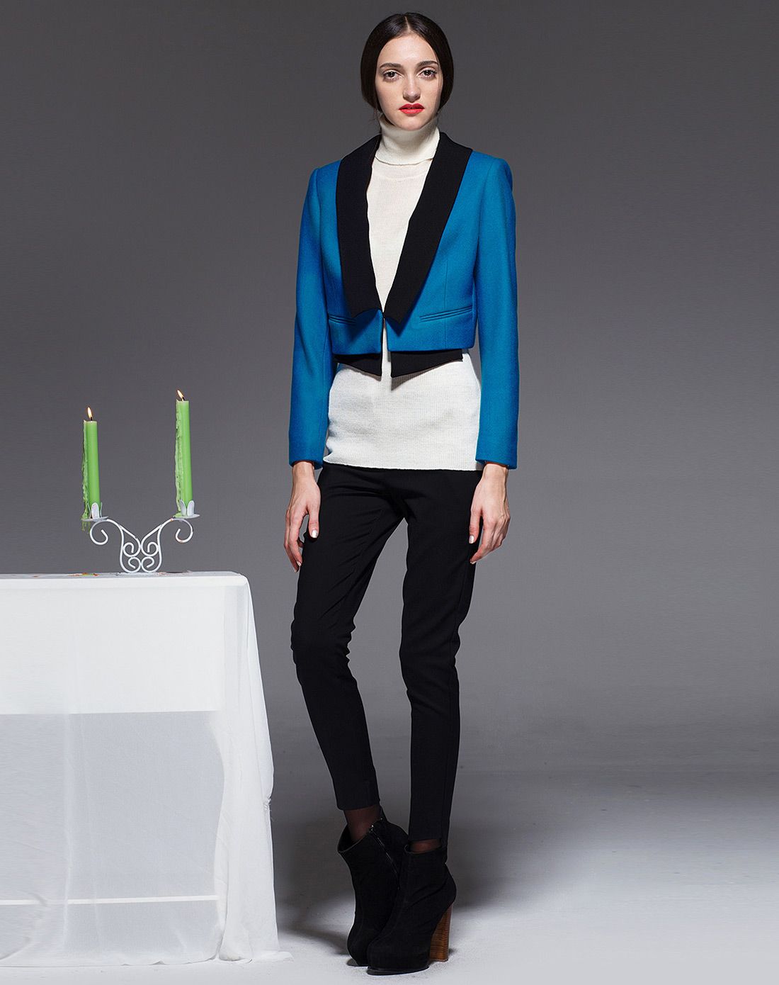 湖蓝色 黑色长袖新颖小西装外套