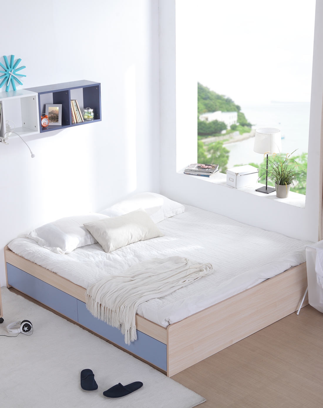 1.5米蓝色抽屉储物床