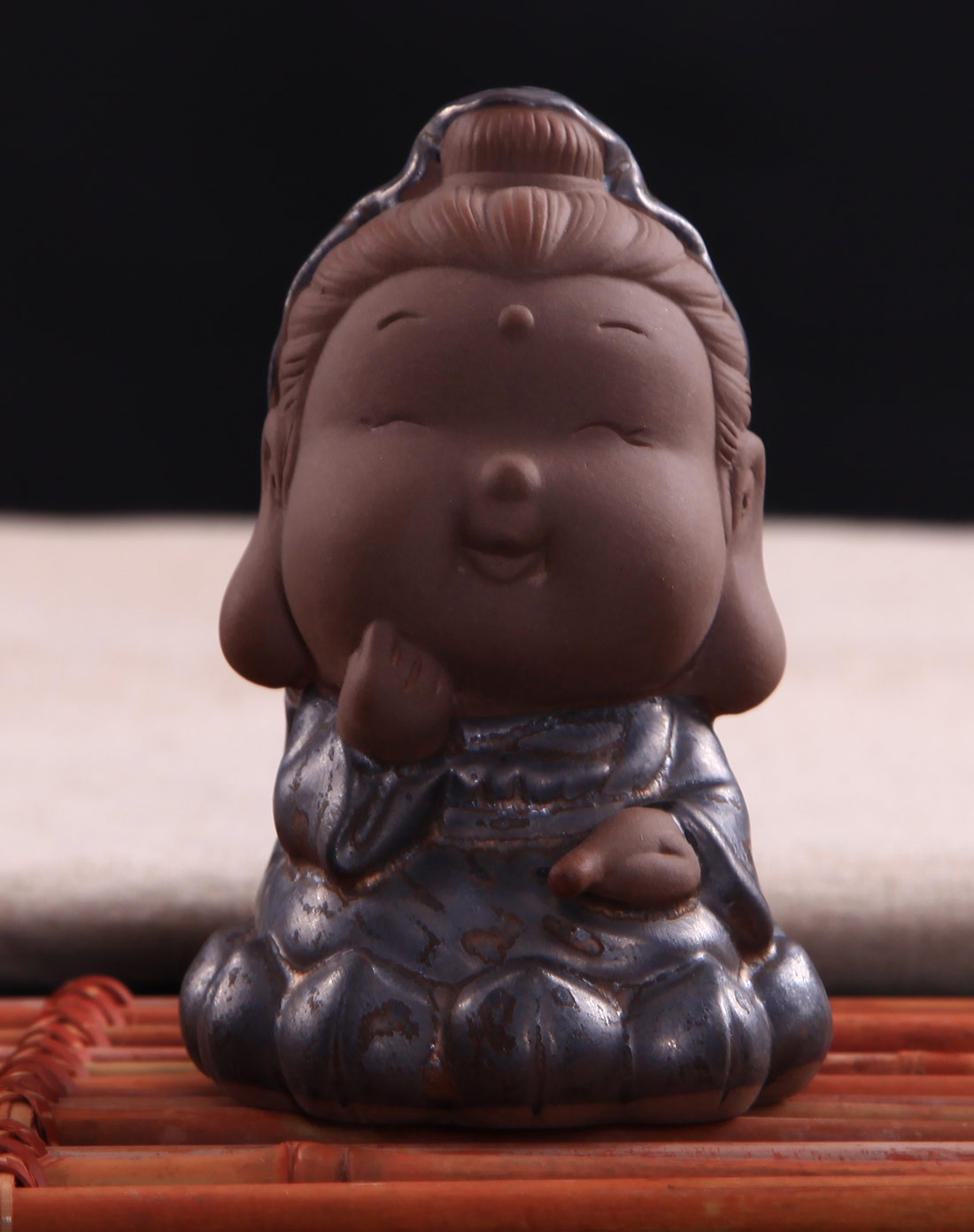坐莲观音茶宠铁锈釉茶道零配陶瓷工艺品摆件