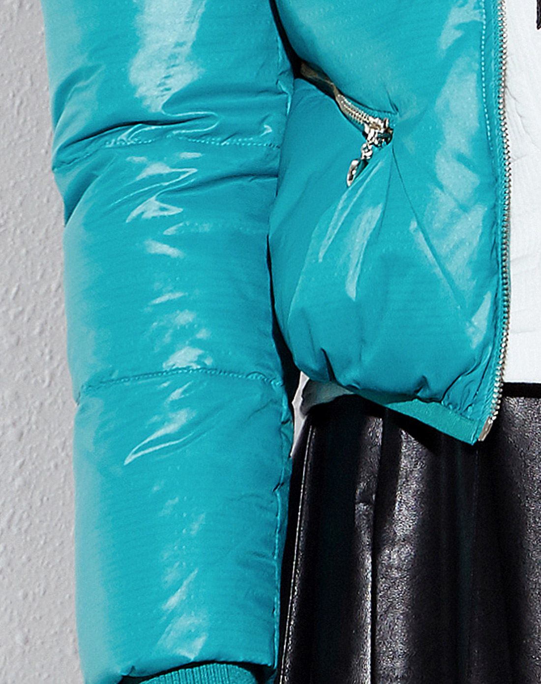 珊瑚绿舒适保暖毛领带帽羽绒服