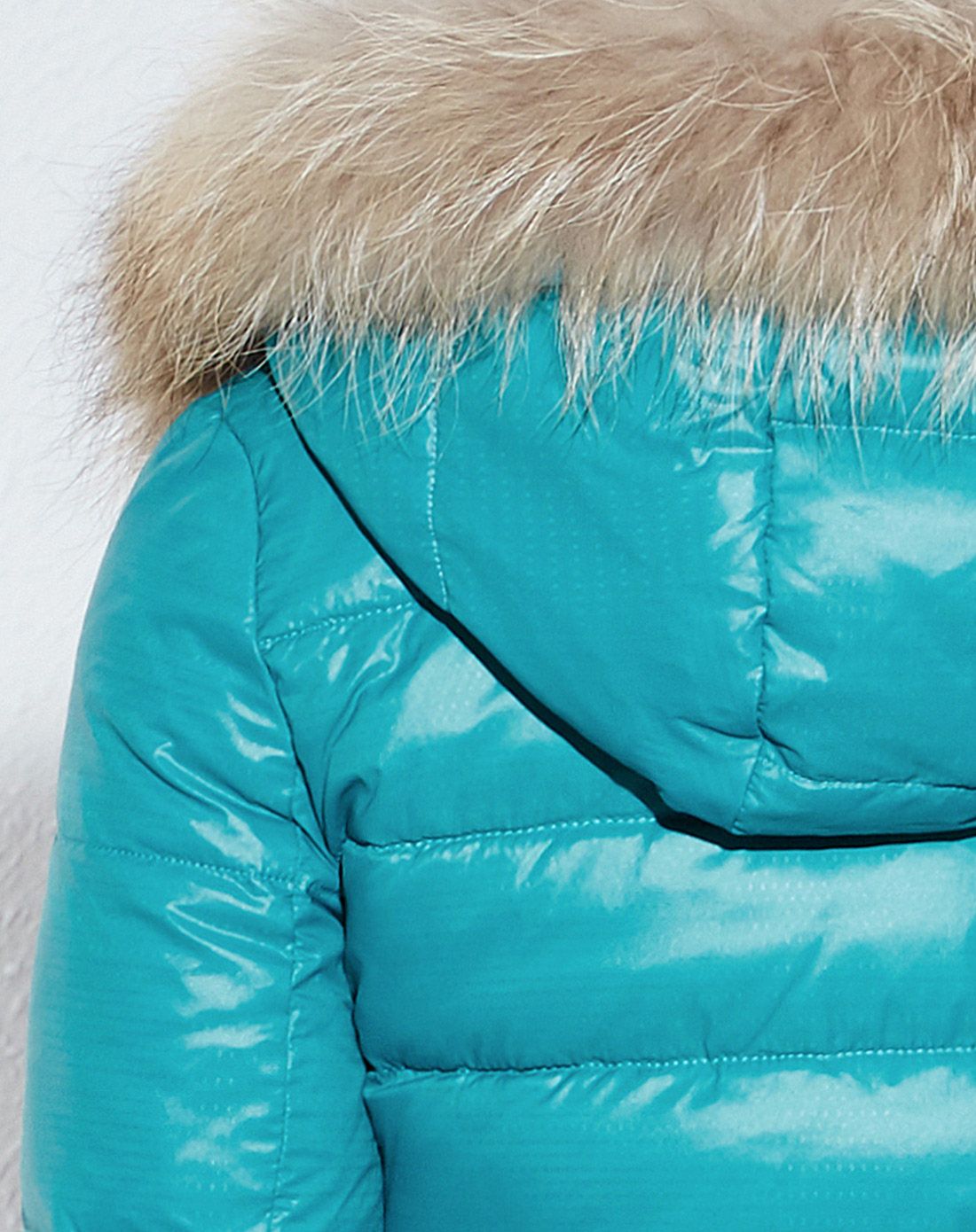 珊瑚绿舒适保暖毛领带帽羽绒服