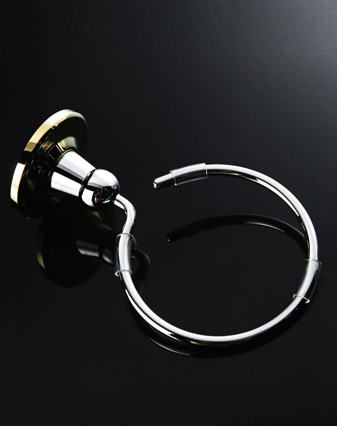 豪华浴室黑色马桶刷