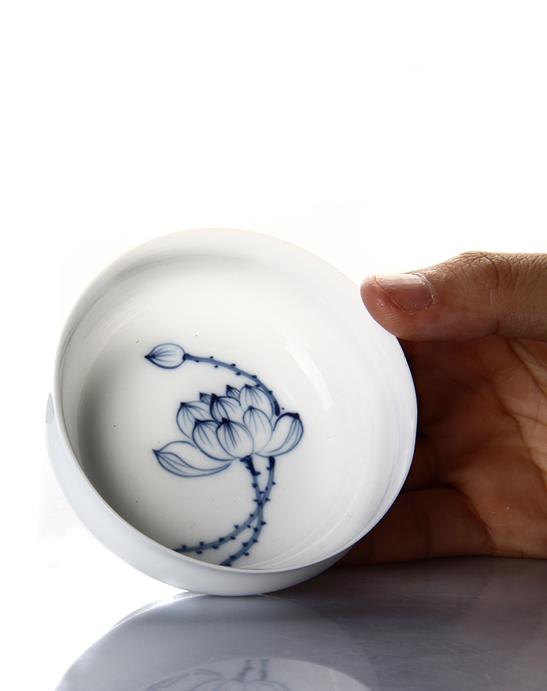 手绘青花瓷品茗杯-(蓝色荷花)碗型杯