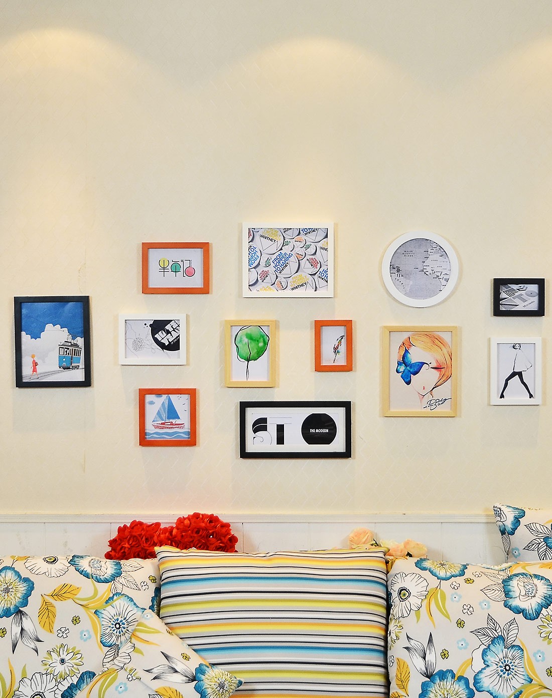 12框客厅时尚圆形照片墙黑白原胡组合