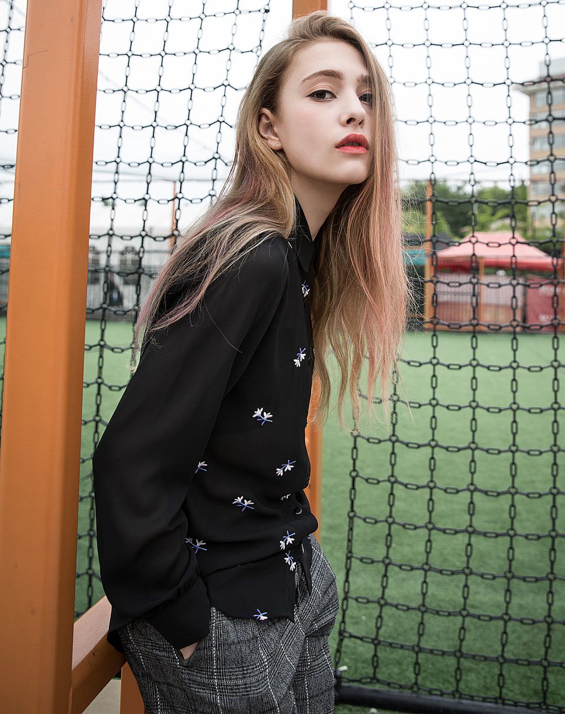 尼班诗nibbuns女装专场 黑色长袖刺绣时尚百搭雪纺衫