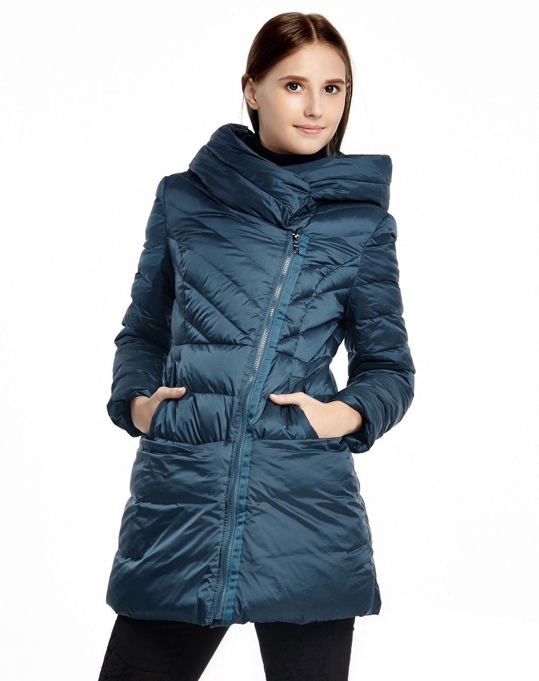 蓝绿色时尚保暖羽绒服