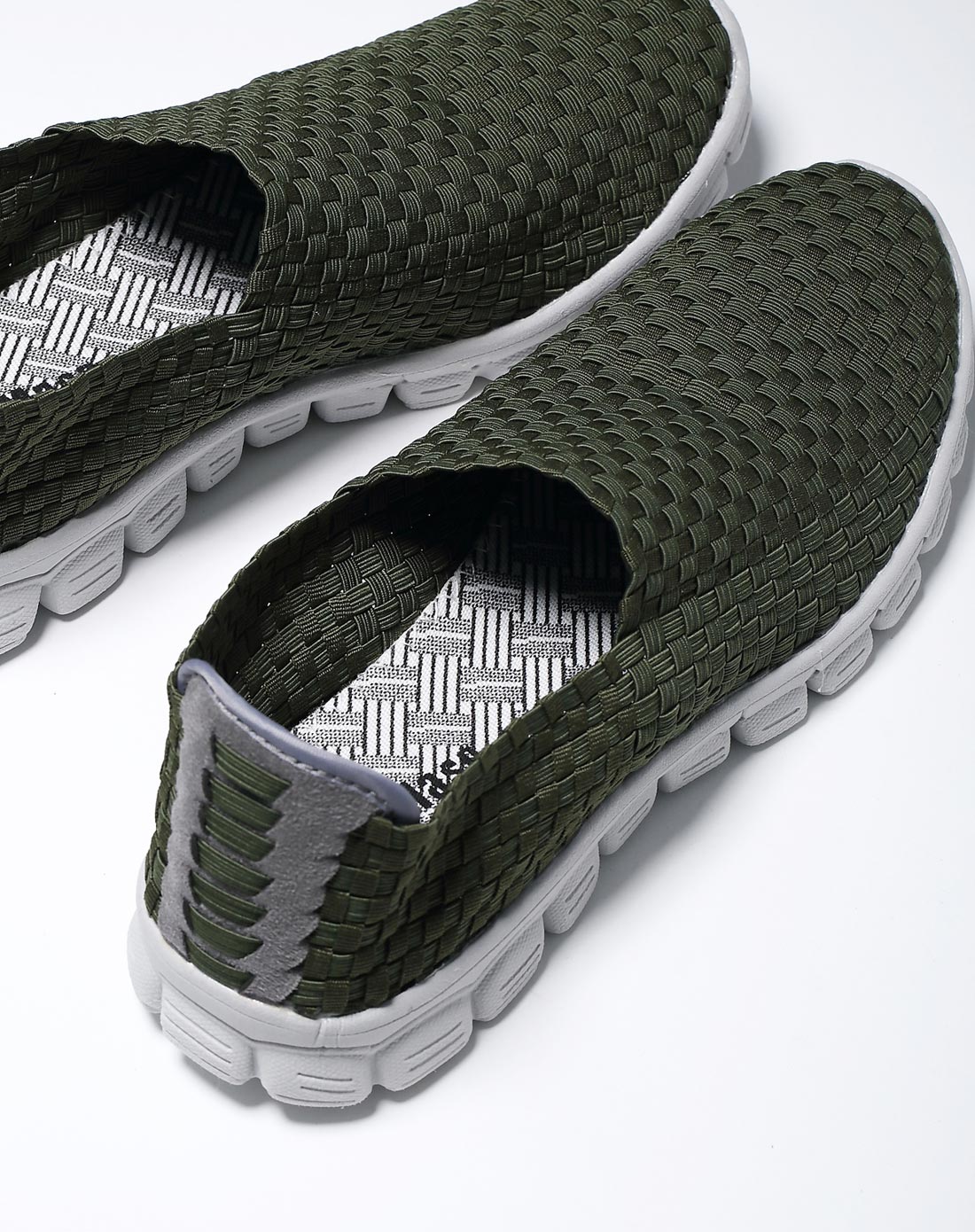 军绿色透气防潮橡筋编织鞋面休闲鞋