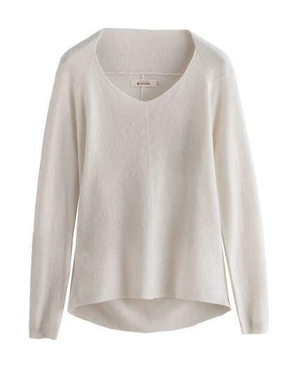 白色羊毛套头毛衣