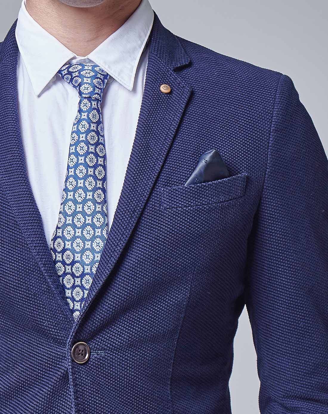 深蓝色斜纹交织休闲西服