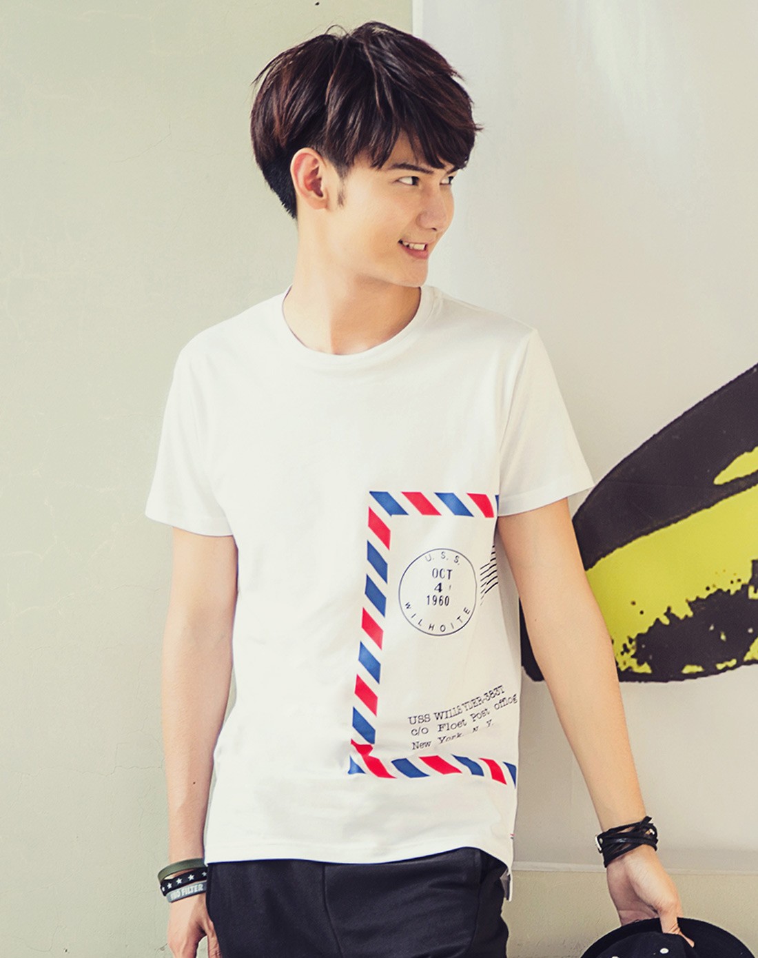 男白色创意图案印花短袖t恤