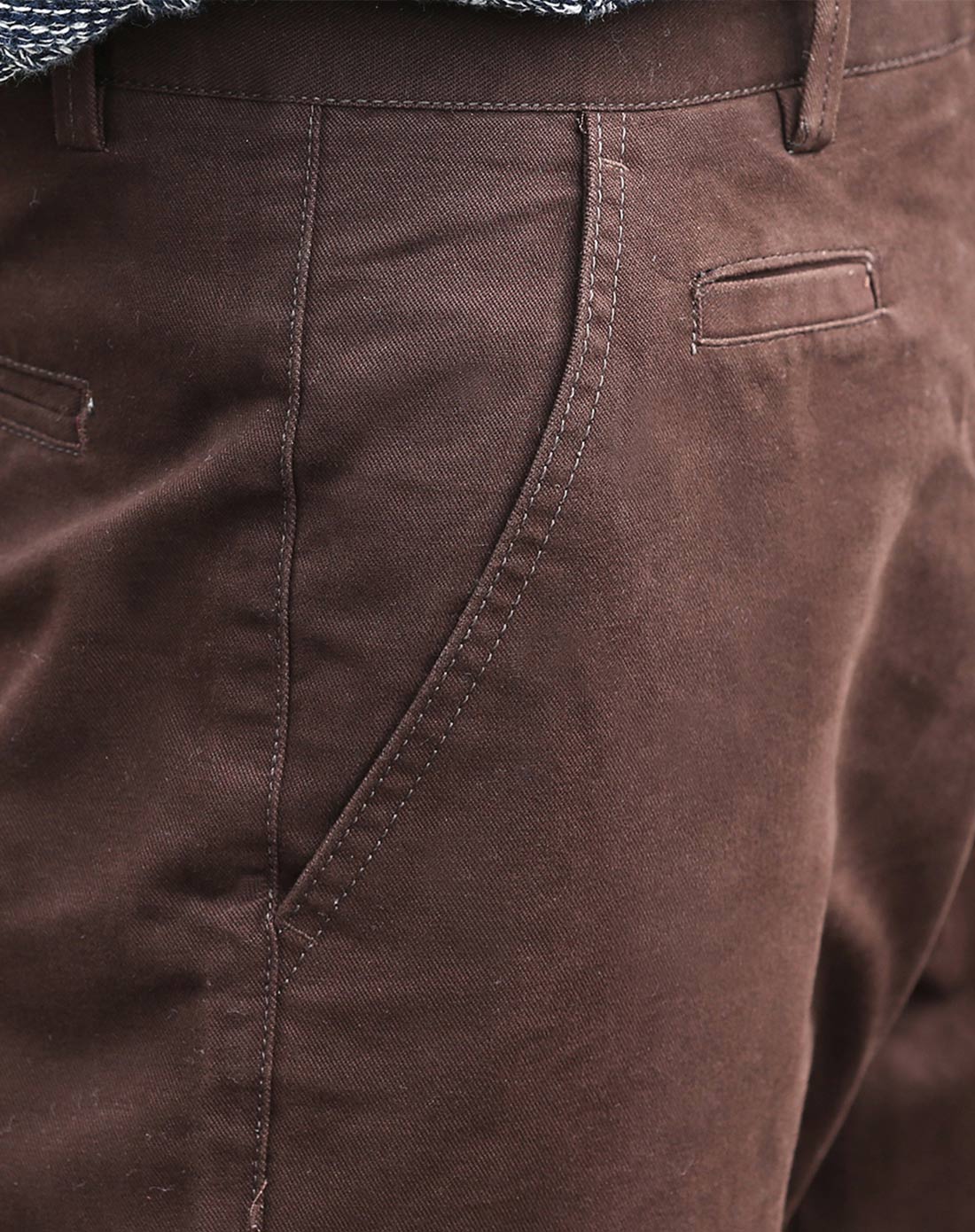 男咖啡色纯色棉休闲长裤