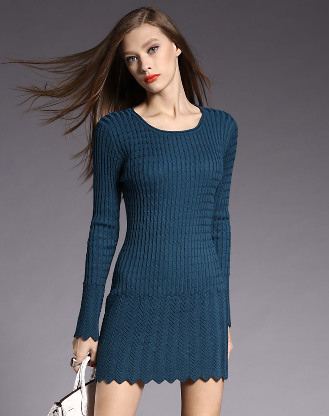 女款深蓝色时尚休闲毛衣