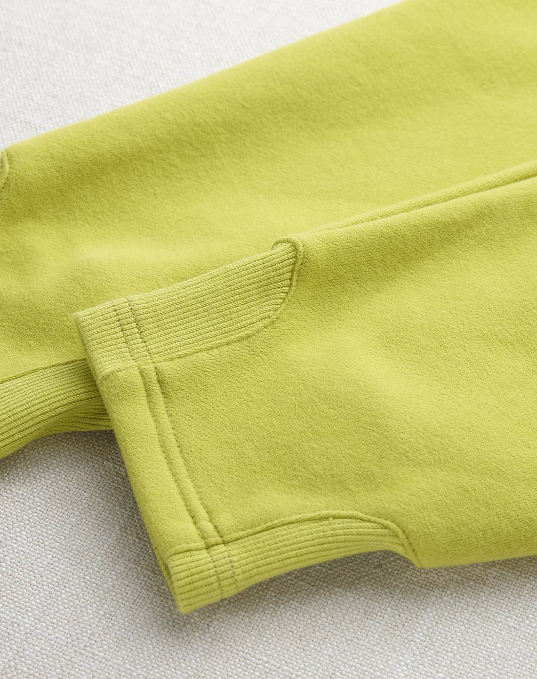 芥绿字母印花哈伦卫衣裤