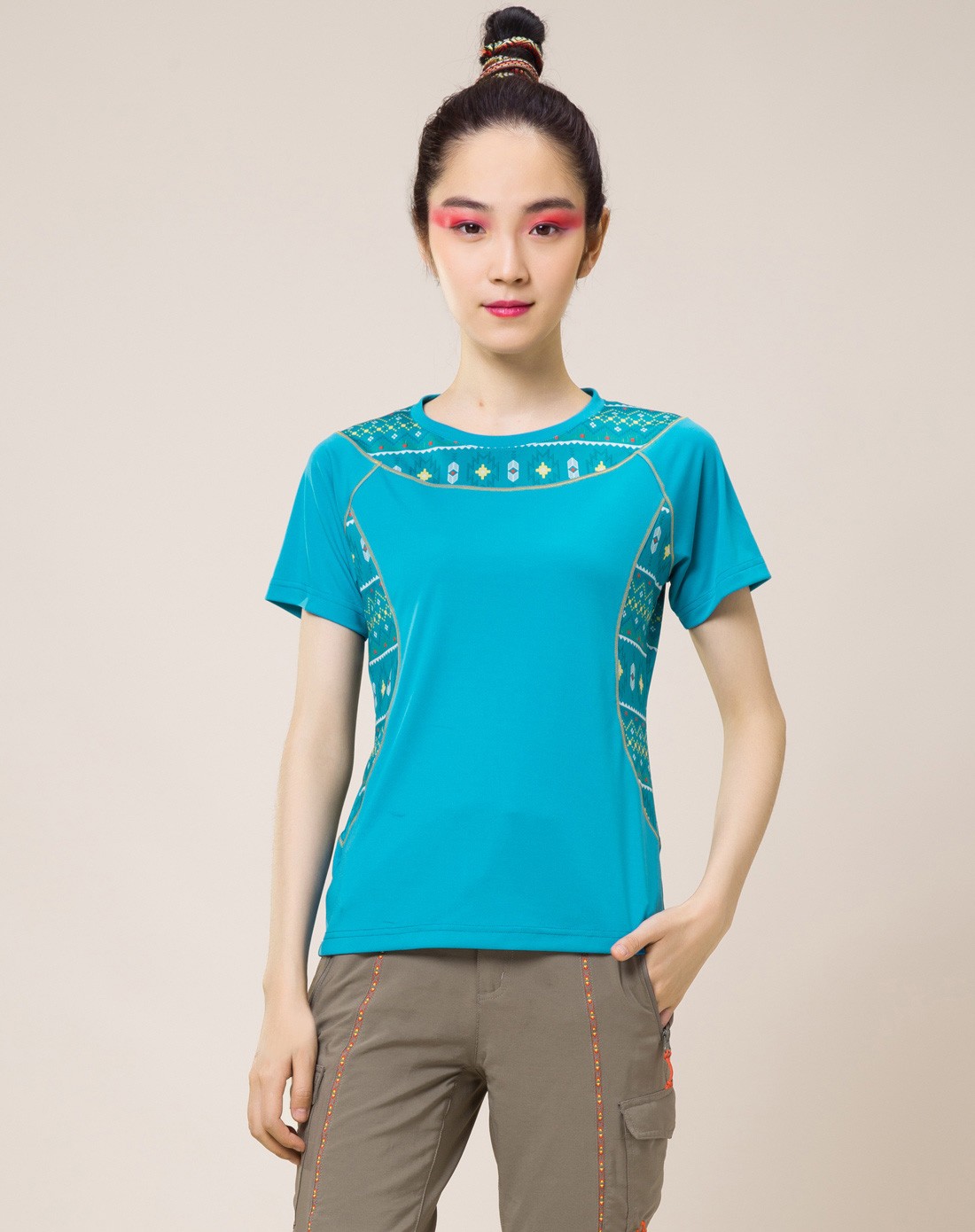 > 女款青蓝功能t恤 轻薄透气排汗