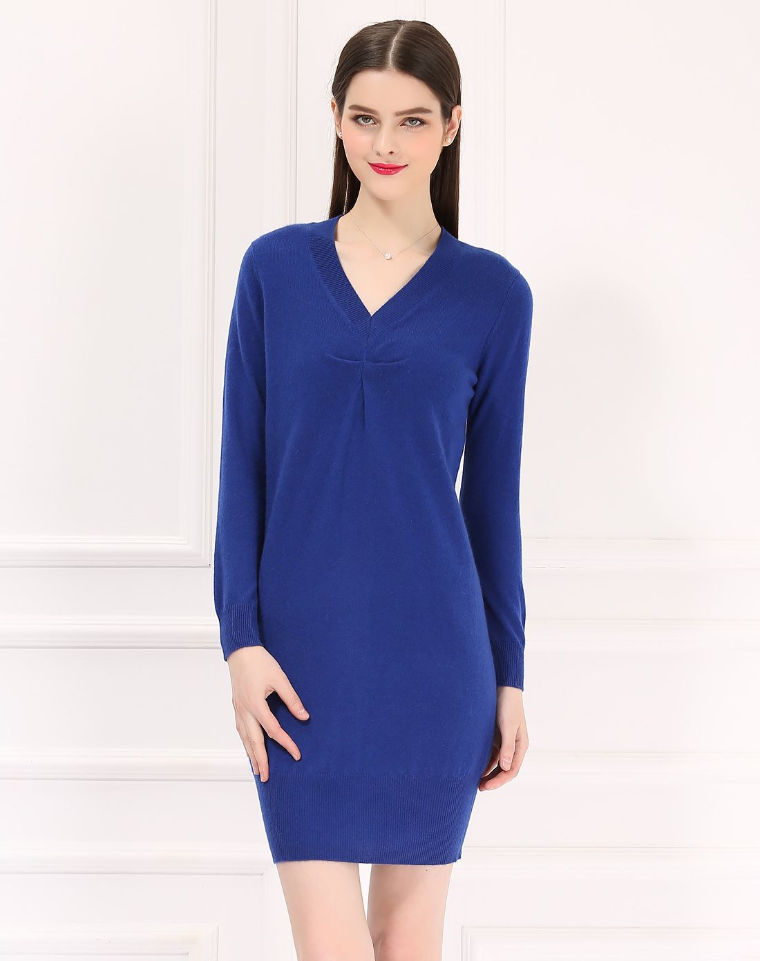 女士宝蓝色v领包臀纯羊绒连衣裙
